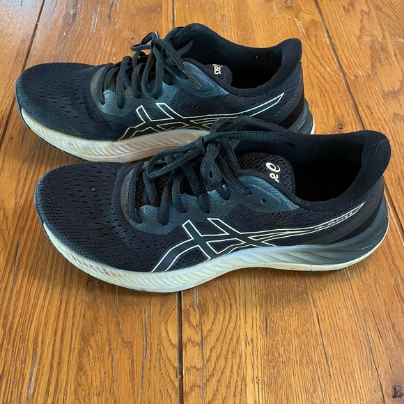 Asics Shoes - ASICS sneakers EUC